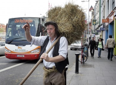 Farmer Gus Martin in Dublin today to remind people about the Trim Haymaking Festival getting underway this Sunday. A Roll in the Hay competition, a donkey show and a welly throwing contest are all on offer