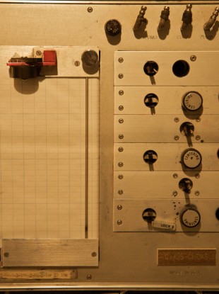 A conventional lie detector machine