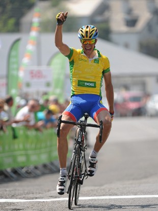 Baldo celebrates his victory.