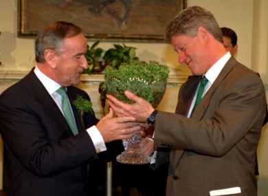 Taoiseach Albert Reynolds presents President Bill Clinton with a bowl of Shamrock.