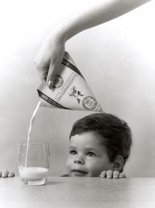 Classic Tetra Pak milk carton pouring action.