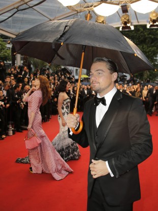 Quick Leo! Leg it over to Florence, her hair will be ruined!