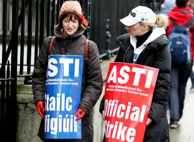 Workers on an official ASTI picket in 2009. (File photo)