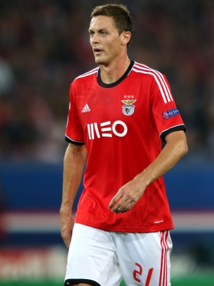 Matic playing for Benfica.