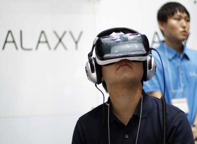 Samsung's Gear VR uses its Galaxy Note 4 phablet to deliver a VR experience and it's possible that Apple may do something similar.