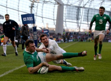 Robbie Henshaw scores against England.