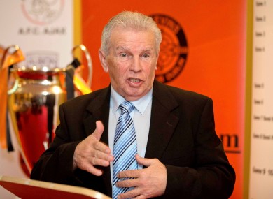 John Giles says Martin O'Neill should drop Glenn Whelan at the Euros.