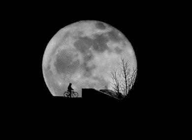 Tonight offers a great chance to capture some fabulous images.