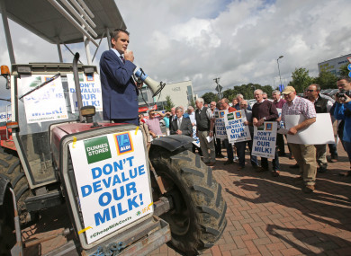 IFA President Joe Healy talks to suppliers as IFA Milk producers from around the country protest outside Dunne's Stores and Aldi in Portlaoise.