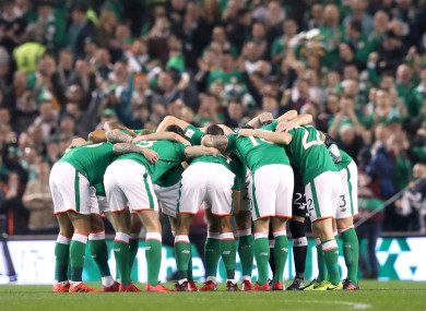 The Irish huddle before kick-off.