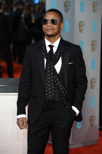 cuba gooding jr, rakish in sunglasses and jaunty scarf 15.