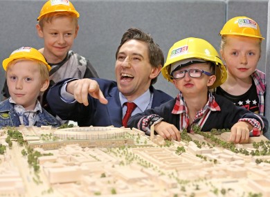 Minister for Health Simon Harris with L-R Daryl Kennedy Kiely (6) ,Devin Kennedy Kiely (13),Anthony Iannucci (10) and Ella Kennedy Kiely (9)