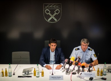 Matthias Klopfer (l, SPD), Mayor of Schorndorf, and Roland Eisele (r), President of the Police in Aalen, speak about the city festival 'Schorndorfer Woche'.