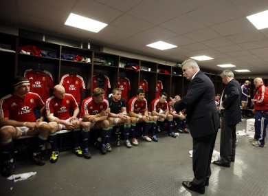 Gatland addresses players while forwards coach of the Lions in 2009.