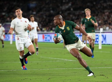 Mapimpi scores South Africa's first try against England.