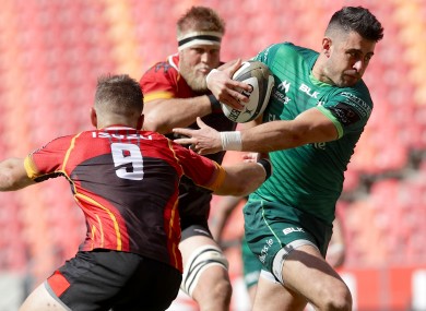 Tiernan O’Halloran of Connacht scores a try.