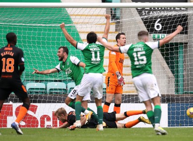 Hibernian's Christian Doidge (centre) celebrates scoring his side's second goal of the game.