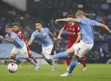 Kevin De Bruyne misses a penalty.