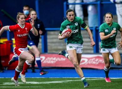 Hannah Tyrrell running in to score a try against Wales.