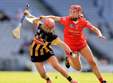 Katie Nolan gets away from Méabh Murphy during today's All-Ireland senior final.