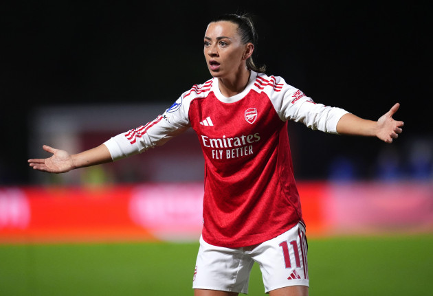 Katie McCabe on target with spectacular effort as Arsenal beat Everton