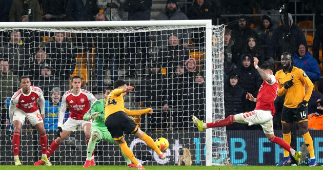 Wolves strike late to snatch dramatic draw as Arsenal drop points in title race