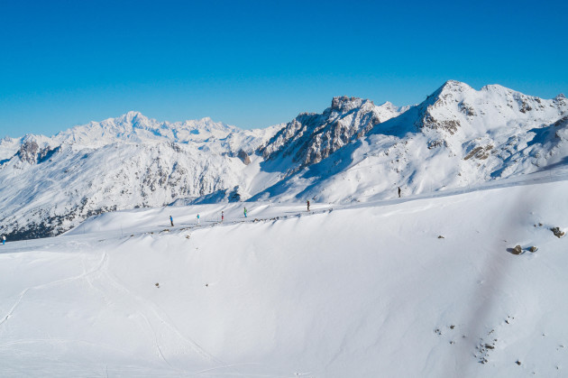 Two skiiers dead following avalanches in French Alps