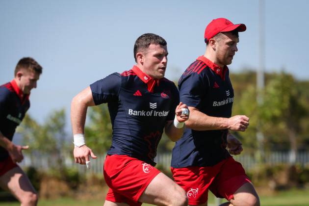Munster make eight changes for URC trip to Benetton