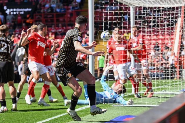 Irish pair on target in early Championship games