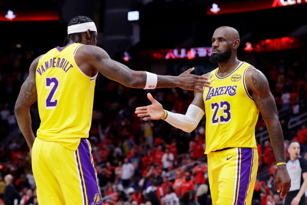 29 points from LeBron as Lakers' OT win puts Rockets on brink of elimination