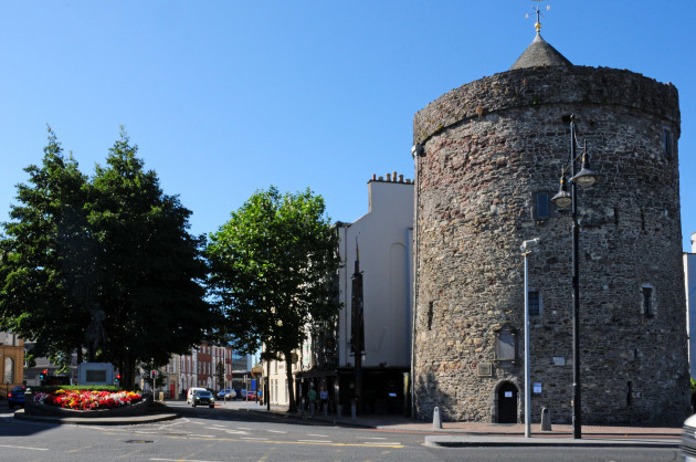 Gardaí believe woman who died in Waterford was stabbed during domestic dispute