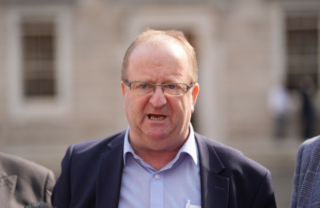 Independent Ireland leader is hoping to recruit Fianna Fáil and Fine Gael councillors 