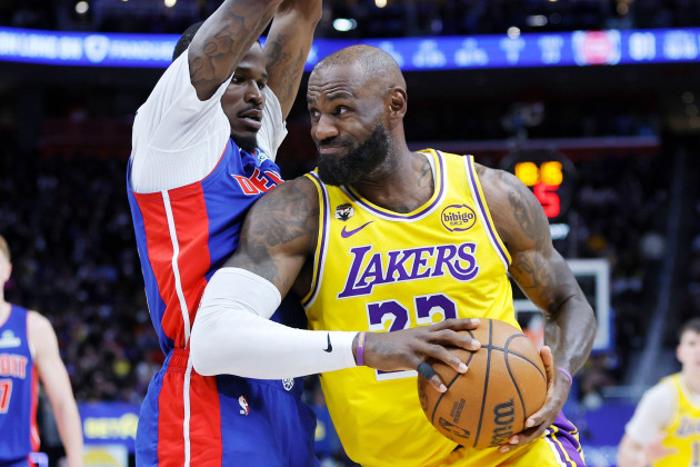 Thunder overpower Lakers, Pistons down Cavs