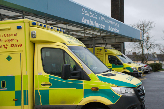 Unions recommend ambulance workers accept new pay proposals