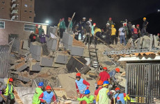 Venezuela earthquakes kill 1,400 as rescue workers say time is running out to find survivors