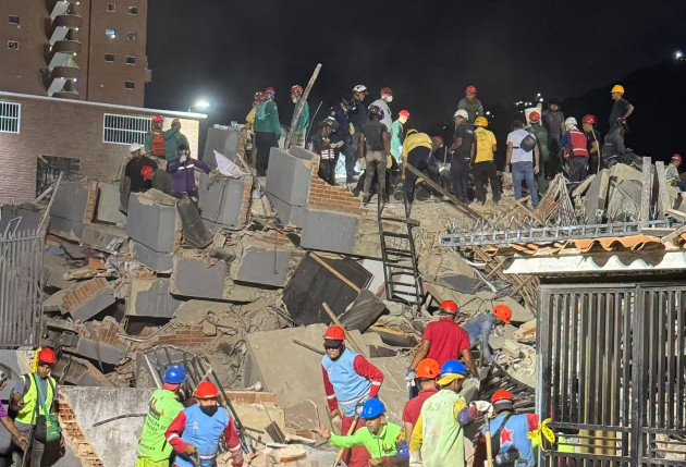 Venezuela earthquakes kill 1,400 as rescue workers say time is running out to find survivors