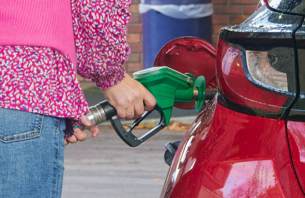 Harris says petrol stations should 'pass on' falling oil prices as excise duty to be restored