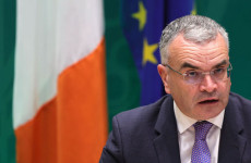 "Níor thógamar na figiúirí sin ós na scamaill" - Aire na Gaeltachta faoi chlasáil teanga