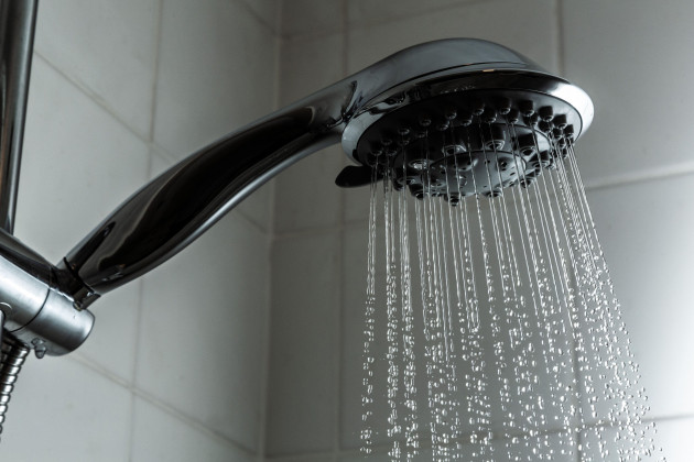 Uisce Éireann urges households to take showers rather than baths during hot weather