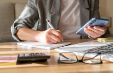 Poll: Do you think workers earning more than €44k should pay less tax?