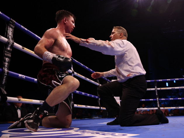 Pierce O'Leary suffers stoppage loss to Mark Chamberlain in Dublin thriller