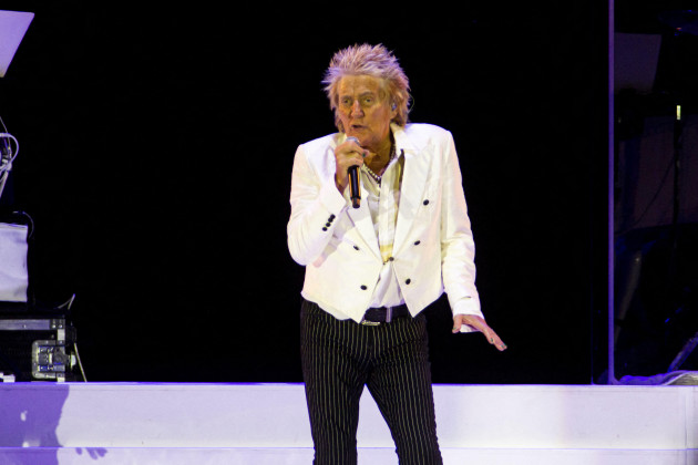 Rod Stewart cancels remainder of US tour after undergoing heart surgery